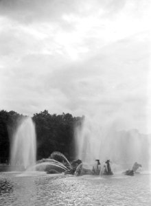 Fontein bij het Palais de Versailles, Bestanddeelnr 191-0491