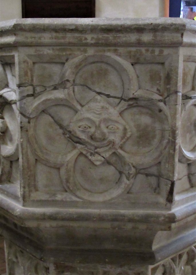 Font, St Mary, Leigh 03