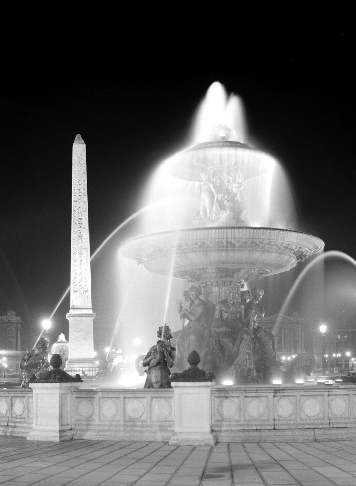 Fontein en obelisk op de Place de la Concorde, Bestanddeelnr 191-0353