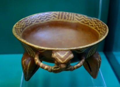 Footed bowl, Costa Rica highlands, 1000-1520 AD, ceramic - Naturhistorisches Museum Nürnberg - Nuremberg, Germany - DSC04009