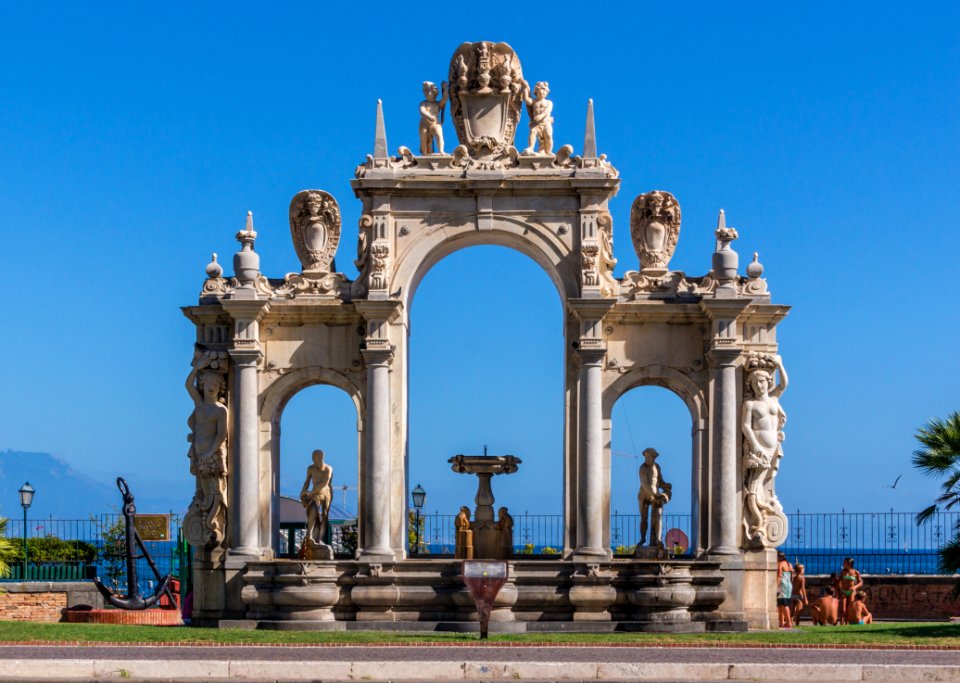 Fontana del Gigante Naples