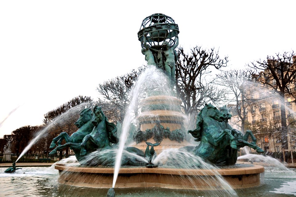 Fontaine des Quatre-Parties-du-Monde 20 11 2010 01