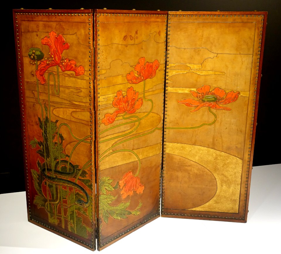 Folding screen, designed by Hans Christiansen, made by Georg Hulbe, Hamburg, 1897, leather - Bröhan Museum, Berlin - DSC03909