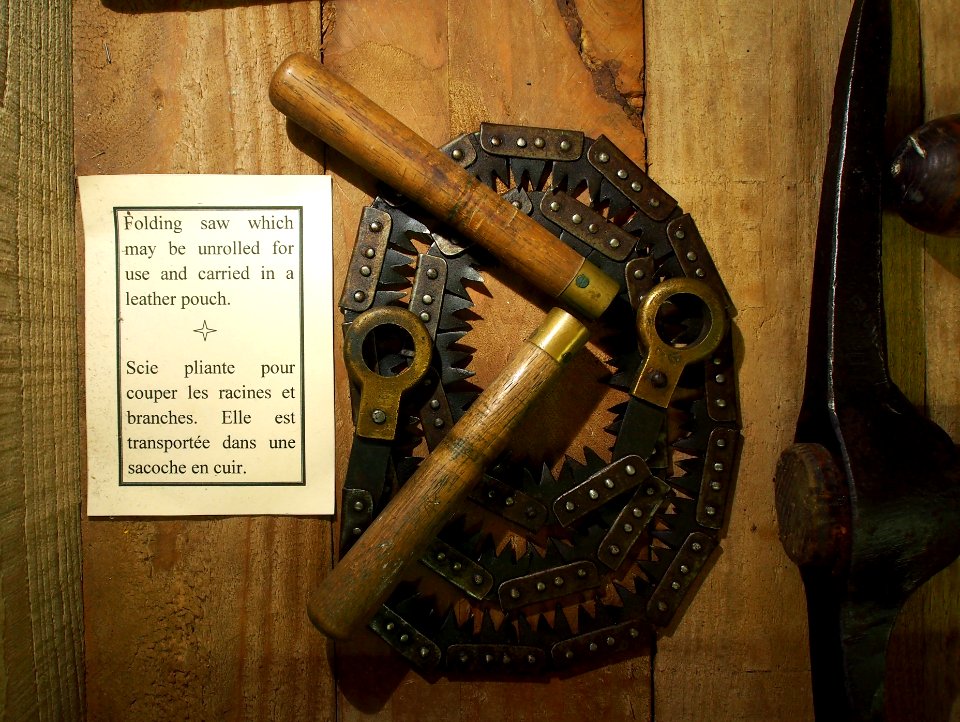 Folding saw, Musée Somme 1916, pic-063
