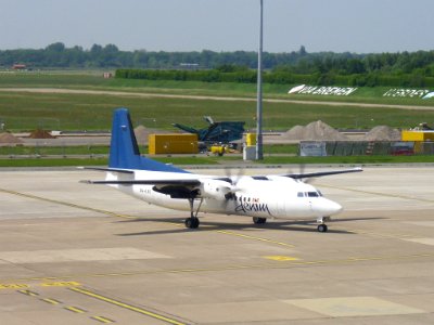 Fokker 50 DenimAir PH-KXX (2)