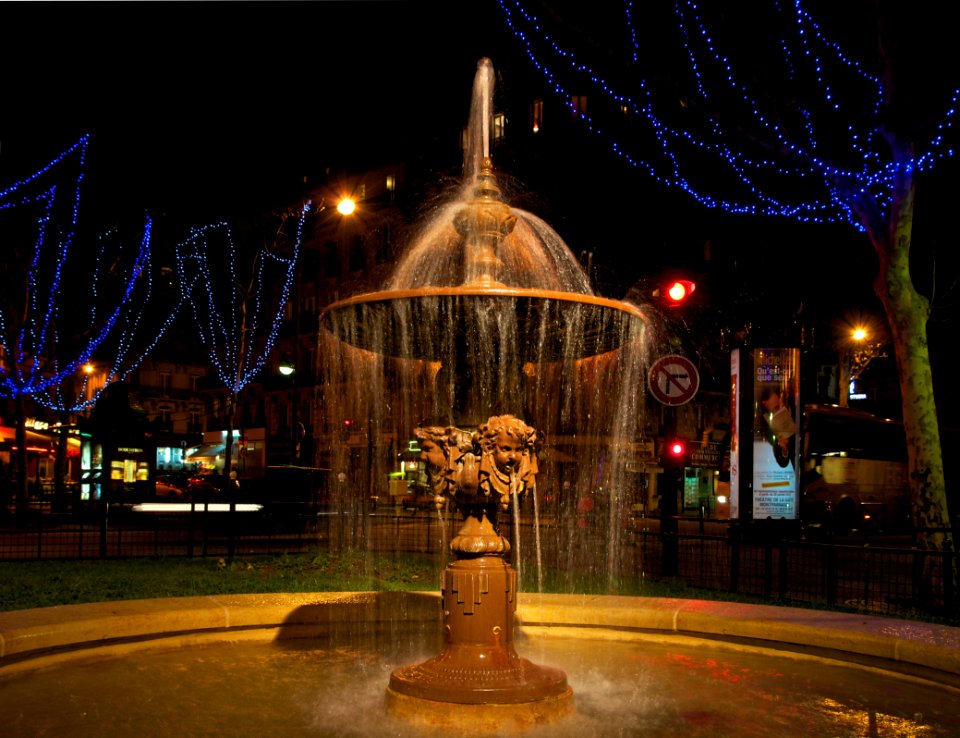 Fontaine place Maubert Paris