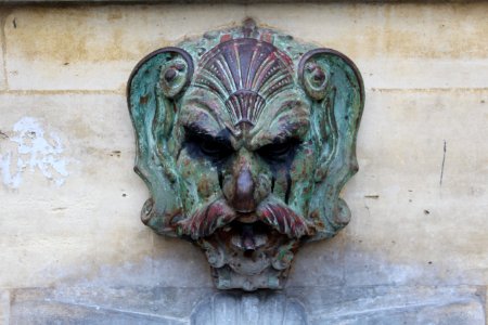 Fontaine Croix Trahoir Paris 4