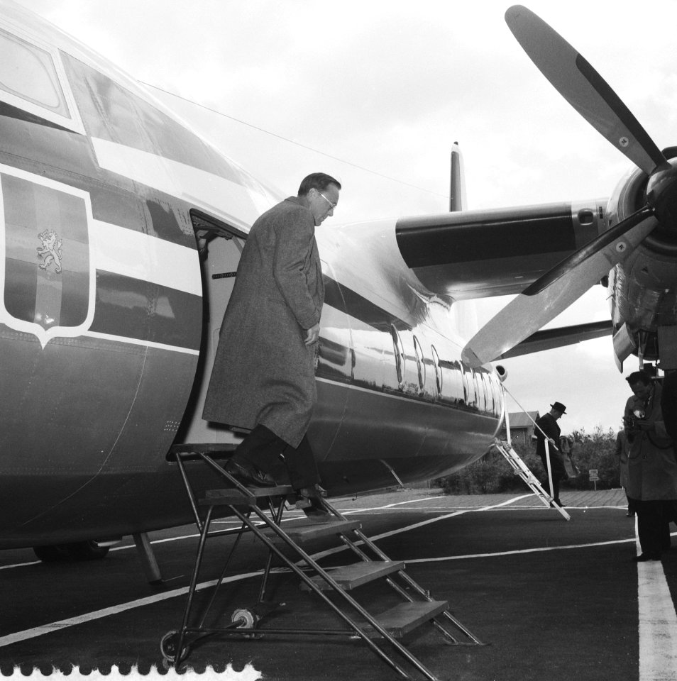 Fokker F27 Friendship voor Koninklijk Huis, Bestanddeelnr 911-3833