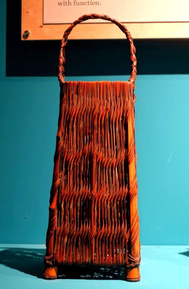 Flower basket (hanakago), Japan, 1800s-1900s, bamboo, rattan - Fowler Museum - University of California, Los Angeles - DSC02344