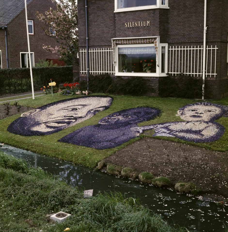 Flower festival in Sassenheim, Bestanddeelnr 254-7667