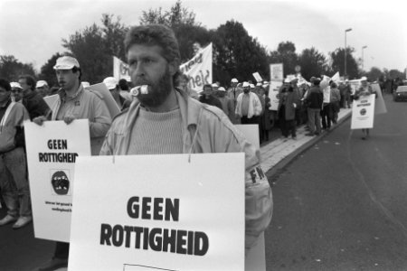 FNV demonstreert tegen bezuinigingen gezondheidszorg en voor volksverzekering d, Bestanddeelnr 934-1221