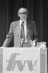 FNV over EEG in Amsterdam oud-minister Vredeling aan het woord, Bestanddeelnr 934-6621