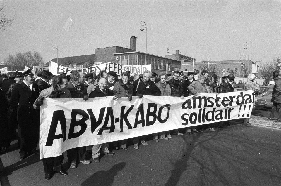 FNV manifestatie op de Dam, Amsterdam ABVAKABO onderweg (opdracht), Bestanddeelnr 930-7342