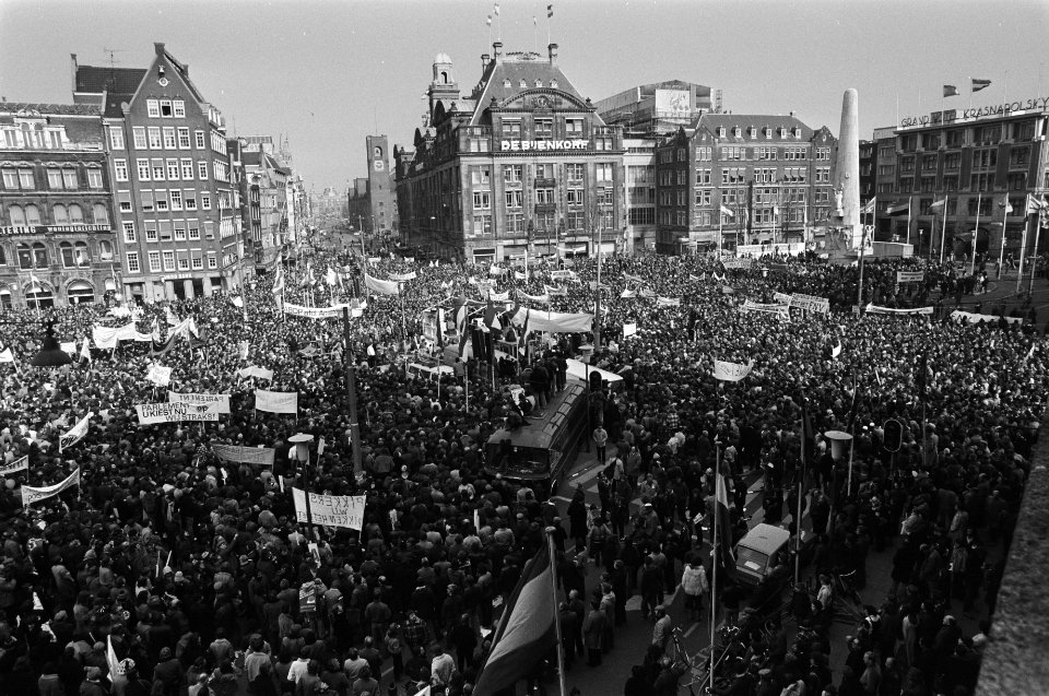 FNV manifestatie op de Dam, Amsterdam overzicht massabijeenkomst, Bestanddeelnr 930-7338