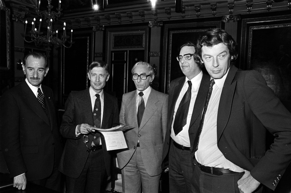 FNVCNV delegatie spreekt met kabinet in Den Haag premier Van Agt en FNV-voorz, Bestanddeelnr 929-6583