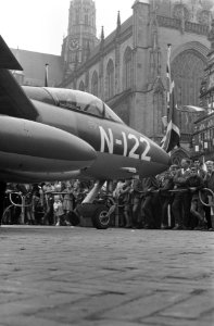 Fokkerherdenking in Haarlem Hunter op de Grote Markt, Bestanddeelnr 912-8827