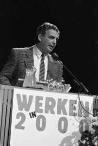 FNV-congres in Amsterdam, 1e dag FNV-voorzitter Pont tijdens rede, Bestanddeelnr 934-1400
