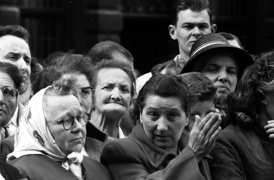 Folkloristische optocht op de Markt voor het stadhuis, Bestanddeelnr 911-2954