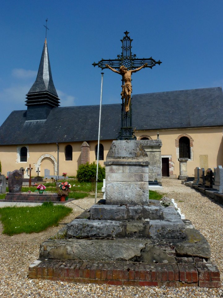 Folleville (Eure, Fr) croix de cimetière