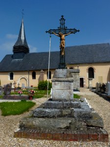 Folleville (Eure, Fr) croix de cimetière