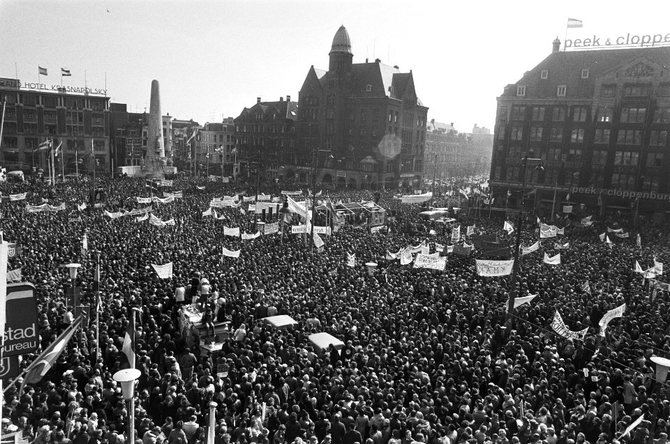 FNV manifestatie op de Dam, Amsterdam overzicht massabijeenkomst, Bestanddeelnr 930-7339