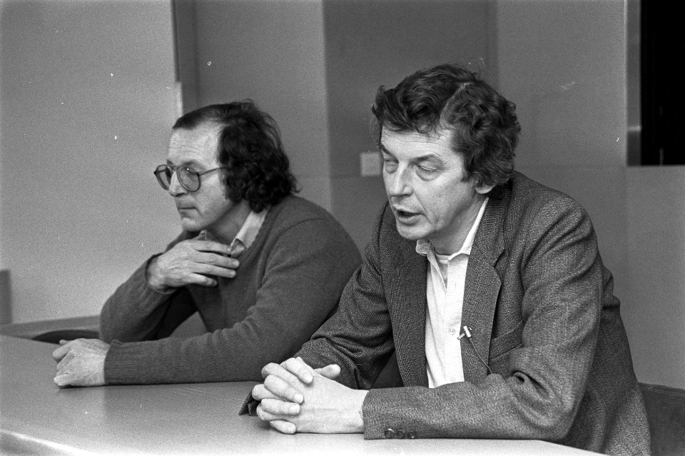 FNV voorzitter Wim Kok op Schiphol terug uit Polen waar hij o.m. met vakbond So, Bestanddeelnr 931-8571