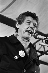 FNV-demonstratie (20.000 mensen) in Den Haag tegen 1 juli-maatregelen Wim Kok, Bestanddeelnr 932-9851