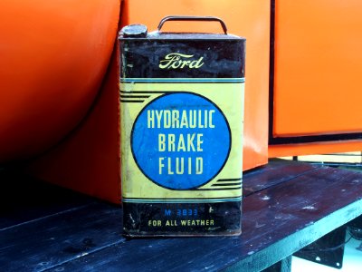 Ford Hydraulic Brake Fluid M 3833 for all wather pic1
