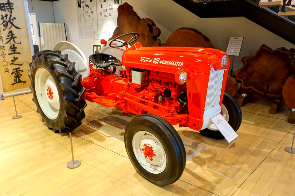 Ford 601 Workmaster tractor - Food and Agriculture Museum - Setagaya, Tokyo, Japan - DSC09686