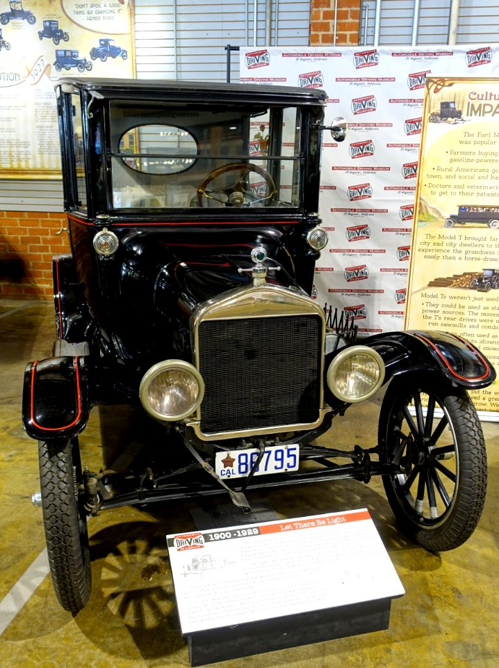 Ford - Automobile Driving Museum - El Segundo, CA - DSC01828