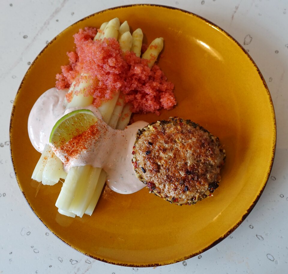 Cutlet white asparagus asparagus