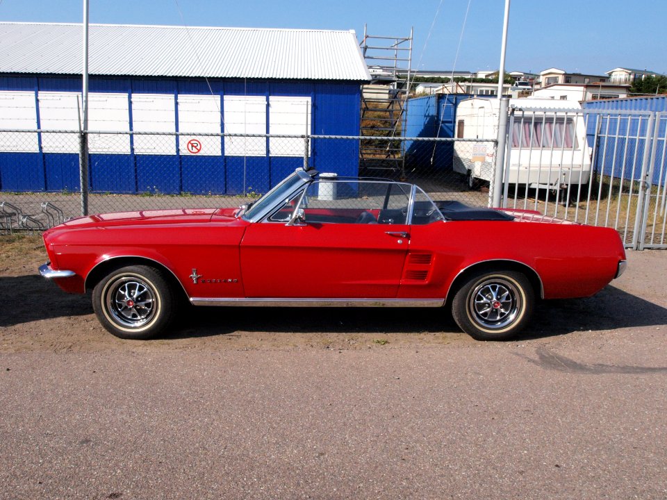 Ford Mustang Convertible dutch licence registration DH-22-50 pic01
