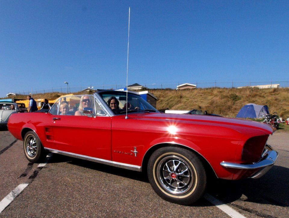 Ford Mustang Convertible dutch licence registration DH-22-50 pic03
