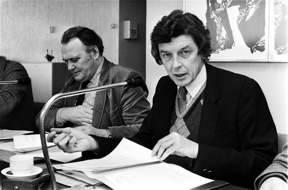 FNV-fed. raad ten aanzien van wijziging van de ziektewet. FNV-voorzitter Wim Kok, Bestanddeelnr 932-0403