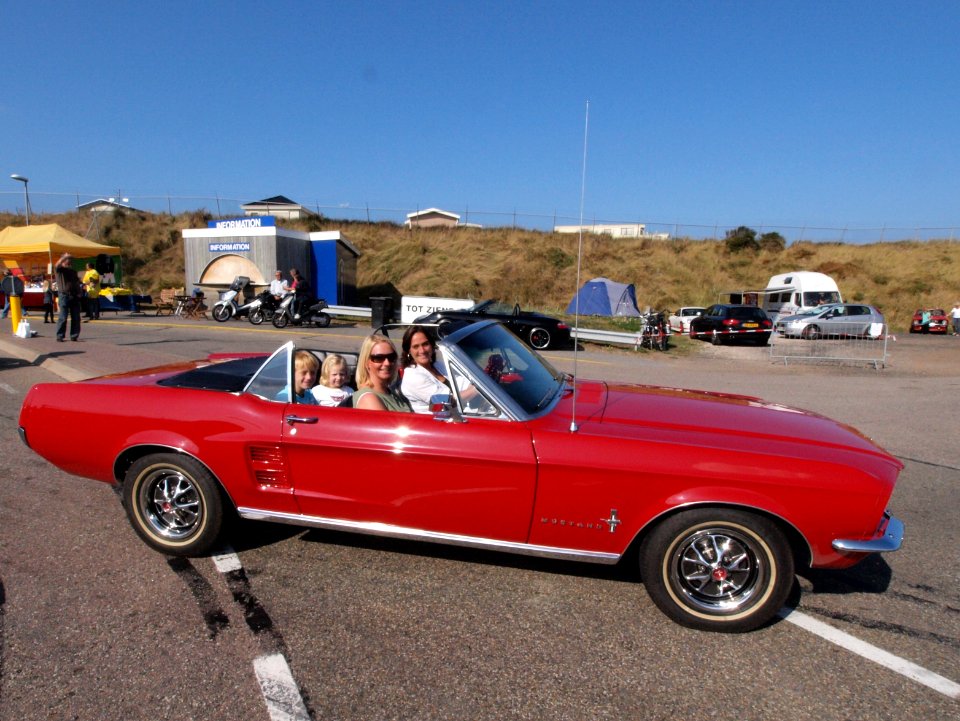 Ford Mustang Convertible dutch licence registration DH-22-50 pic05