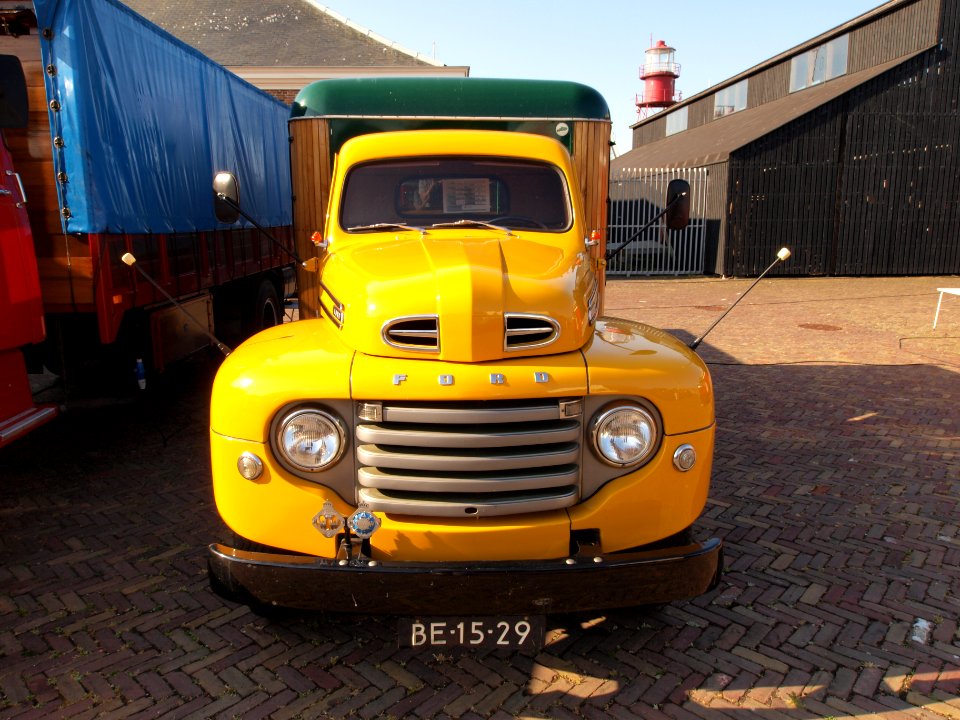 Ford F4 (1949), Dutch licence registration BE-15-29 pic1