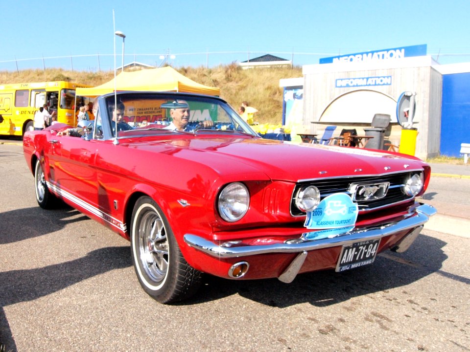 Ford Mustang Convertible GT dutch licence registration AM-71-84-