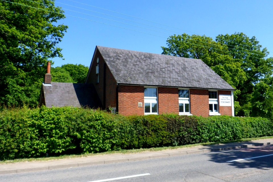 Former Ebenezer Strict Baptist Chapel, Smallfield (June 2013) (3)