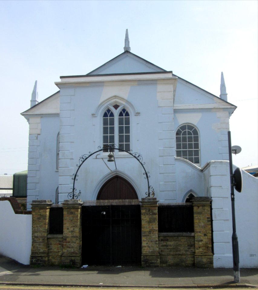 Former East Cowes Congregational Church, Ferry Road, East Cowes, Isle of Wight (May 2016) (2)