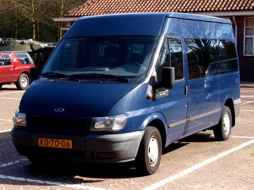 Ford 85 T300 licence no. K0-70-06. K0-70-06