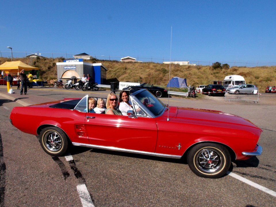 Ford Mustang Convertible dutch licence registration DH-22-50 pic04