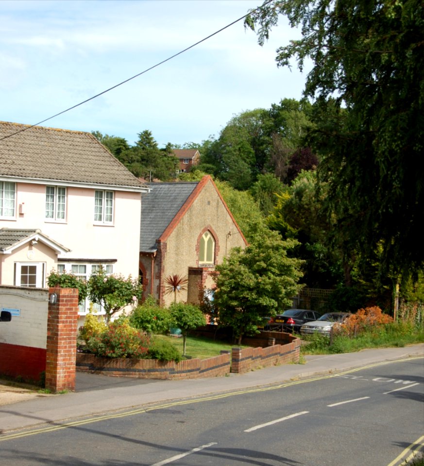 Former Bursledon Congregational Church, School Road-Spring Grove junction, Bursledon (May 2019) (1)