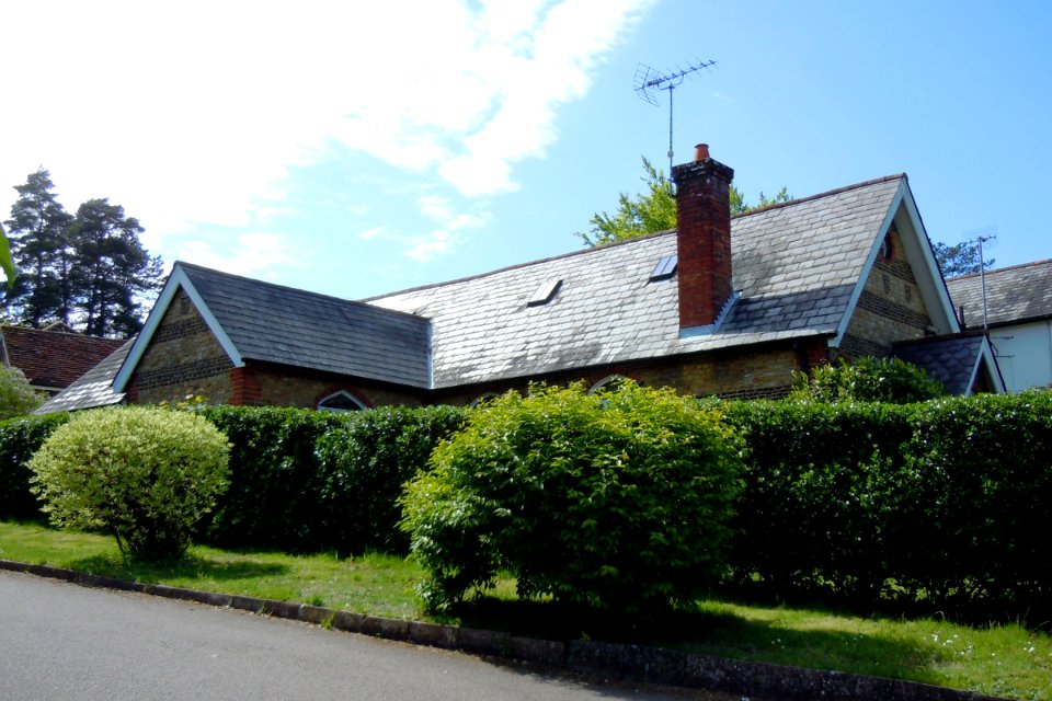 Former Bourne Congregational Chapel, Frensham Road, Lower Bourne, Farnham (May 2015)
