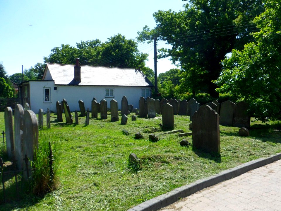 Former Ebenezer Strict Baptist Chapel, Smallfield (June 2013) (Graveyard) (4)