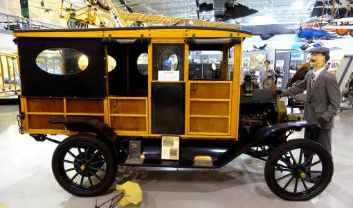 Ford Model T Station Wagon, 1914 - Hiller Aviation Museum - San Carlos, California - DSC03225
