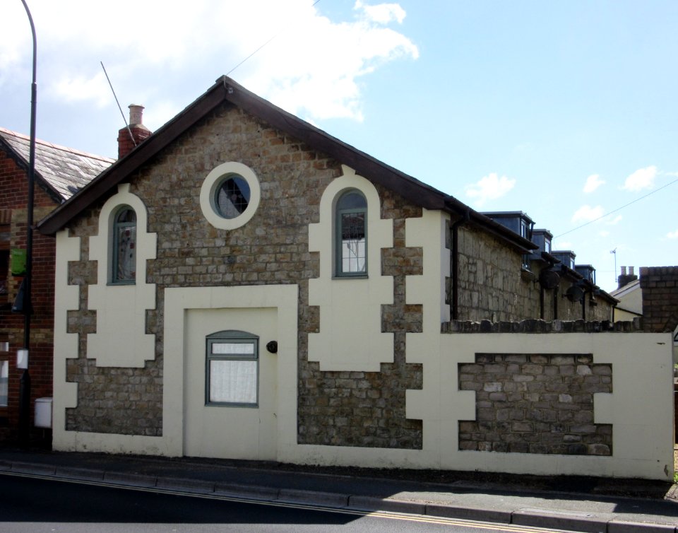 Former Broad Lane Chapel (Primitive Methodist), Broadway, Sandown (July 2016) (1)