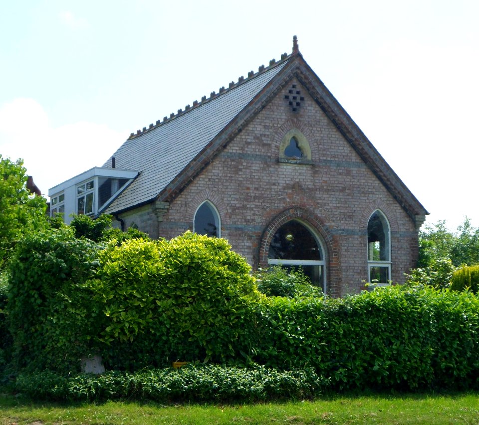 Former Congregational Church, Horsham Road, Forest Green (July 2013) (4)