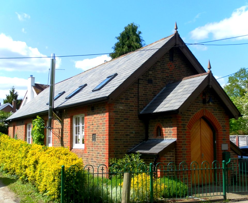 Former Congregational Chapel, Ifield Road, Charlwood (May 2012) (4)