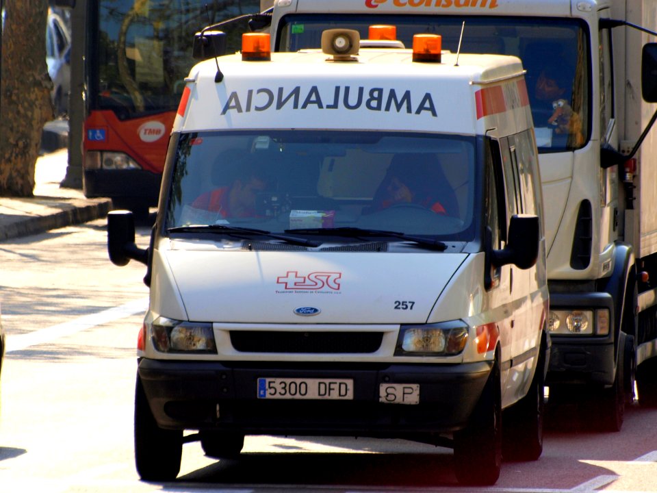 Ford Ambulancia Transport Sanitari Catelanya car 257