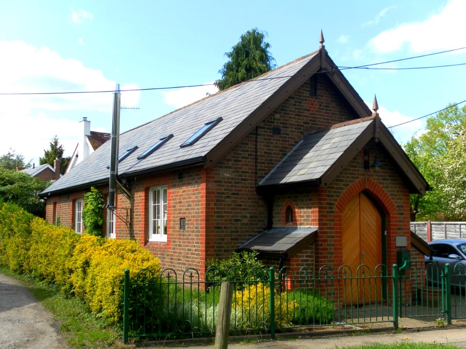 Former Congregational Chapel, Ifield Road, Charlwood (May 2012) (3)